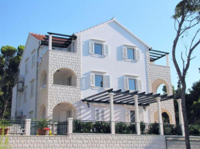 Apartments Villa La Riva - Seafront accommodation